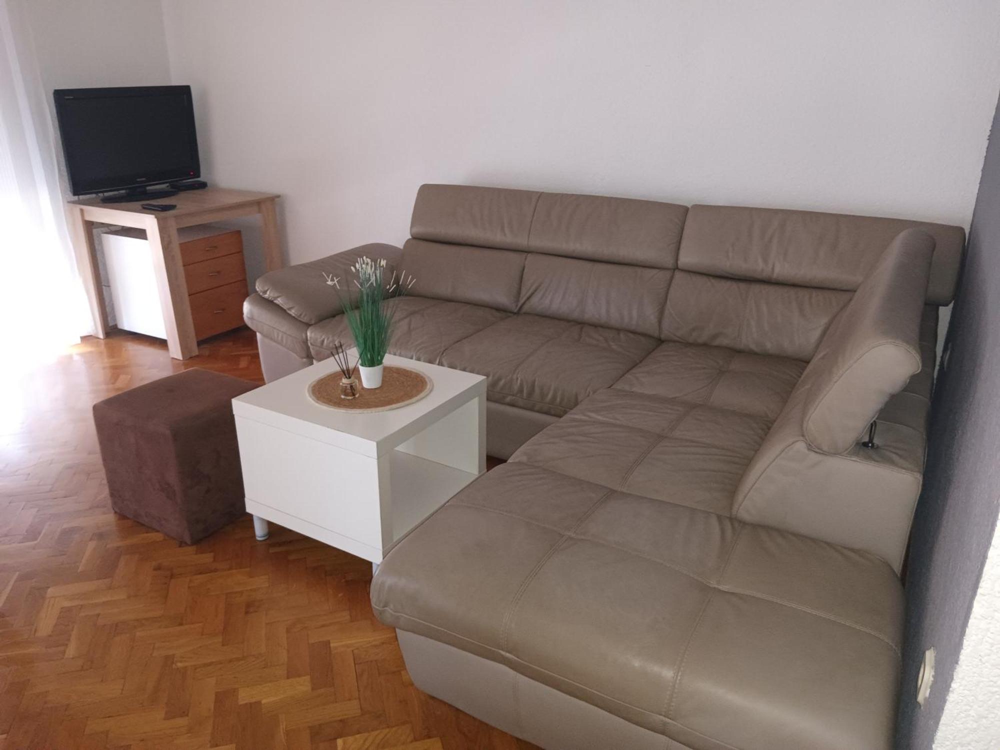 Matea Apartment Gospic Luaran gambar